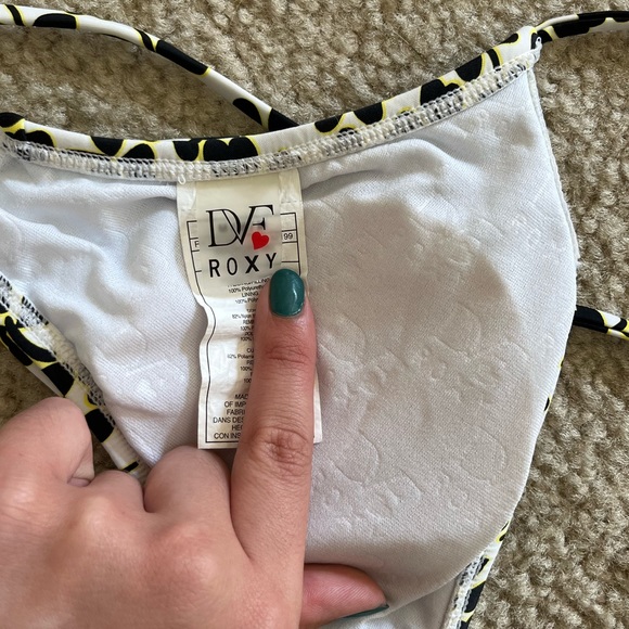 Roxy DVF crossover tri bikini top size Medium style 621822 - Picture 2 of 9
